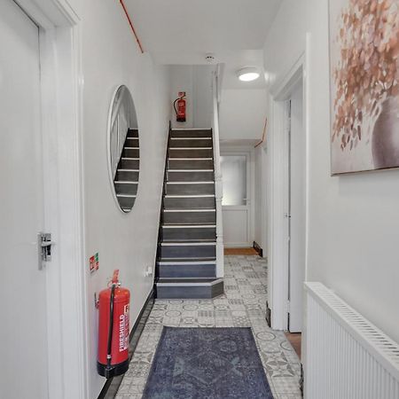 Comfy Double En-Suite Room In Barking Barking  Eksteriør billede